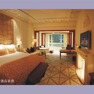 Double or Twin Room Lake View